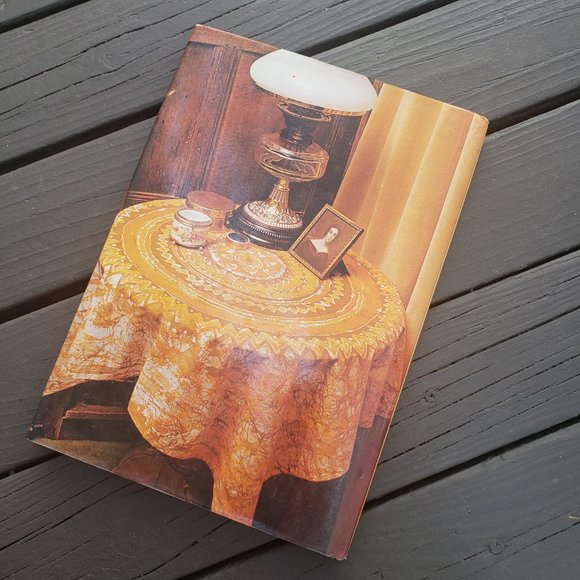 Vintage Book - Tie Dyeing & Batik - Picture 11 of 11